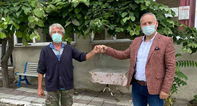 İlk iş günlerinde esnafı yalnız bırakmadı