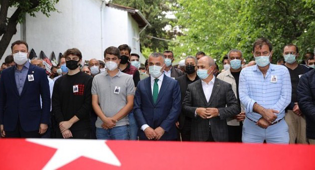 Eski başkan koronavirüse yenik düştü