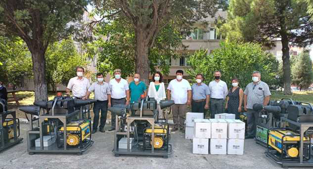 ULV cihaları köy muhtarlarına teslim
