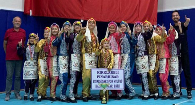 Pınarhisar Halk Oyunları ekibi birinci oldu