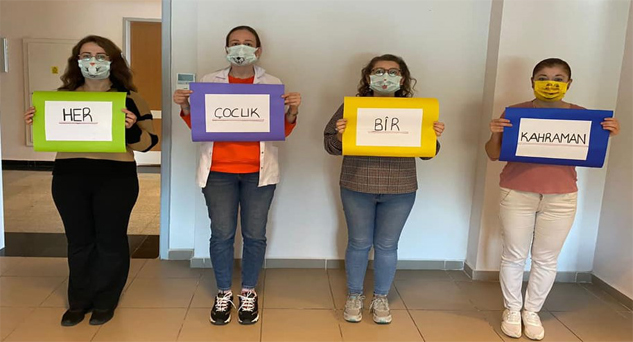 “Maskeme Değil Gözlerime Bak”