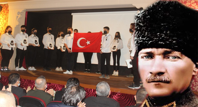 Atamızı Saygı ve Minnetle Andık