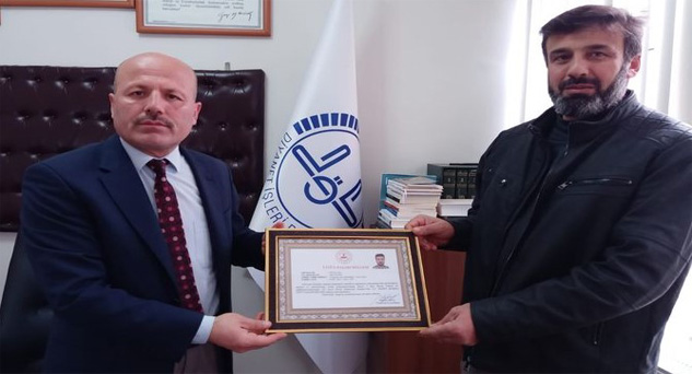 Müftü Uluçınar Üstün Başarı Belgesi’ni takdim etti