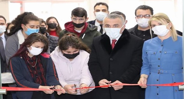 Vali Bilgin engelli öğrencilerin sergi açılışına katıldı
