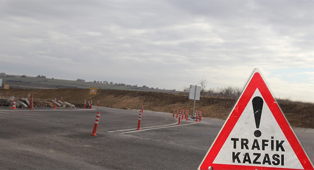 Yol çalışmasının olduğu noktada kaza