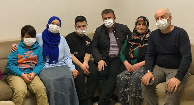 Öğrencilerin destekçisi olmaya devam ediyor