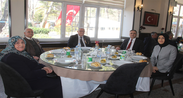 Şehit Aileleri ve Gaziler yemekte buluştu