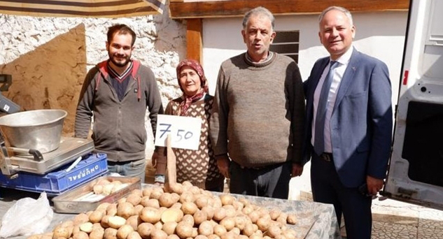 Halk ve pazarcı esnafı ile bir araya geldi