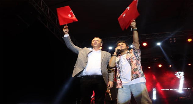 Vize'deki festivalin ilk gecesine yağmur engeli