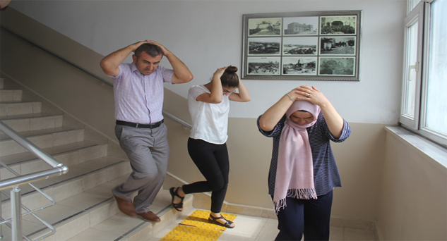 Hükümet Konağında deprem tatbikatı yapıldı