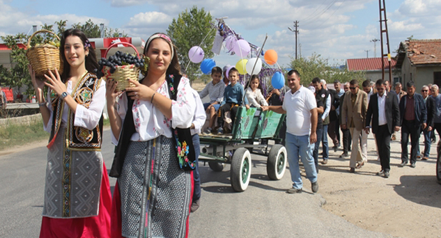 Kızılcıkdere Bağ Bozumu Şenliği düzenlendi