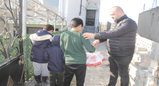 Dönerleri evlerine kadar götürüyor