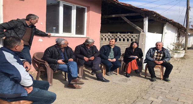 Köylerdeki çiftçiler ile buluştular