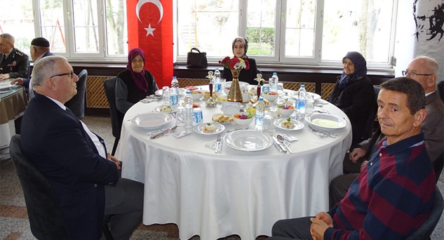 Şehit Aileleri ve Gazilere özel yemek