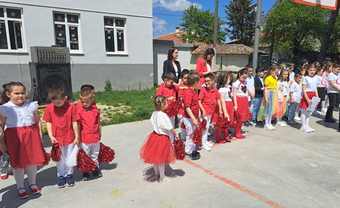 Köy okulunda renkli 23 Nisan kutlaması
