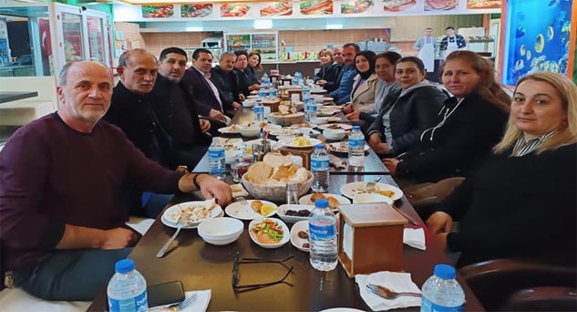 İYİ’ler iftarda bir araya geldiler