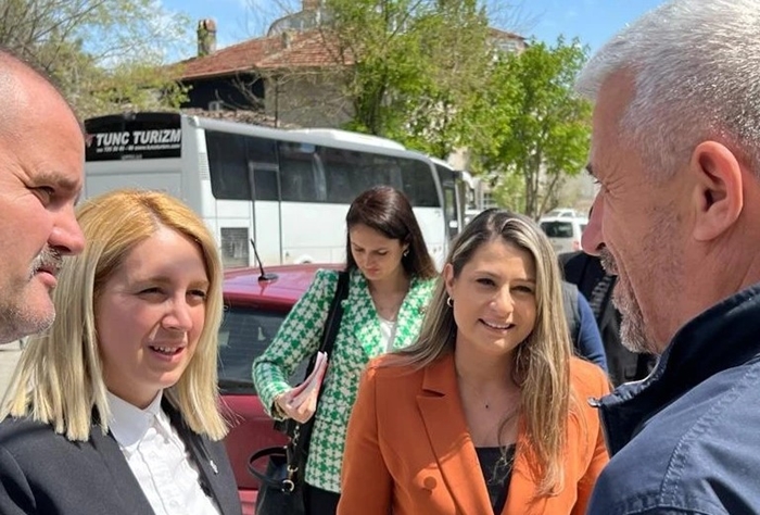 MHP Milletvekili adayları Vize Esnafını ziyaret etti