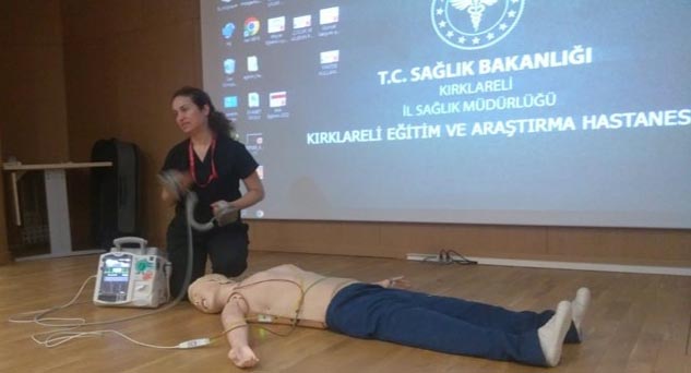 Kırklareli’nde sağlık çalışanlarına “Kurum İçi Temel Yaşam Desteği Eğitimi” verildi