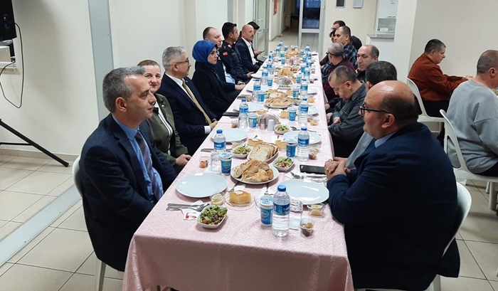 Kaymakam Büyükkılıç iftarını özel bireylerle yaptı