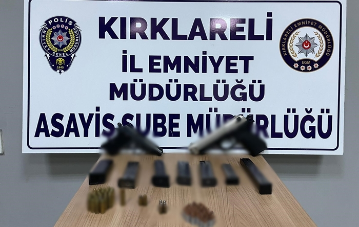 Şahsın evinde ve motosikletinde silah ele geçirildi