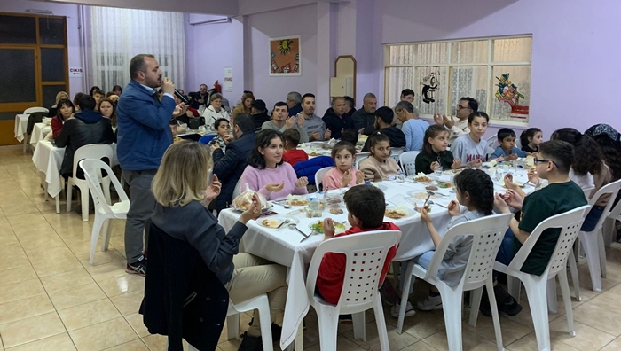 İftar sofrasında bir araya geldiler
