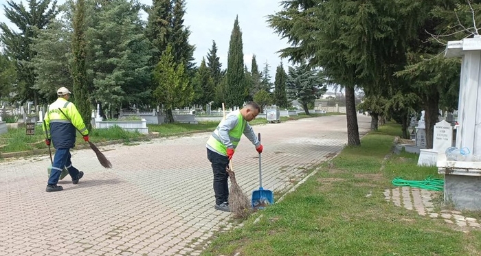 Şehir mezarlığına temizlik ve bakım yapıldı