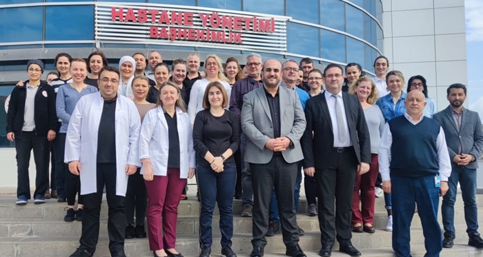 Başhekim Derdiyok ve yönetimi hastane personeli ile bayramlaştı