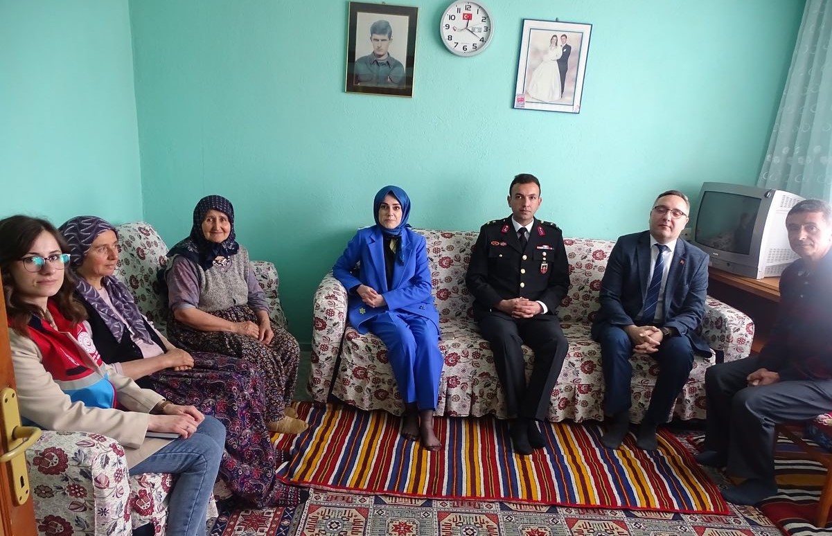 Kaymakam Büyükkılıç’tan şehit yakınları ve gazilere bayram ziyareti