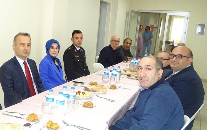 Kaymakam Büyükkılıç özel bireylerle bayram kahvaltısı yaptı