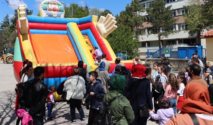 Vize’de bayram coşkusu çocuk şenliği ile devam ediyor