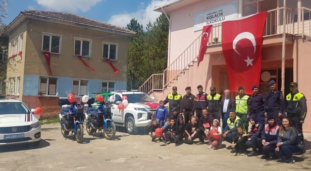 Kışlacık köyündeki öğrencilere trafik eğitimi verildi