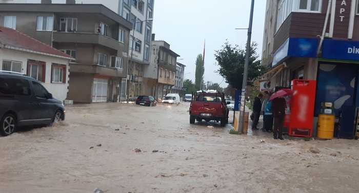 Pınarhisar’da sağanak ve dolu etkili oldu