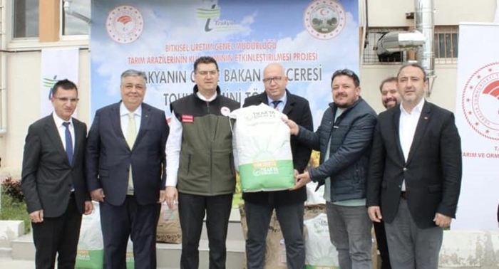 532 üreticiye yerli hibrit yağlık ayçiçek tohumu dağıtıldı
