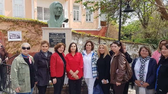 “Zerafeti ve mütevaziliği ile dikkat çekiyor”