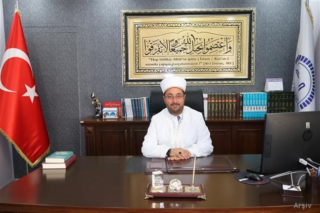 İnsanlığın sıhhat, hidayet, barış ve huzuruna vesile olmasını diledi