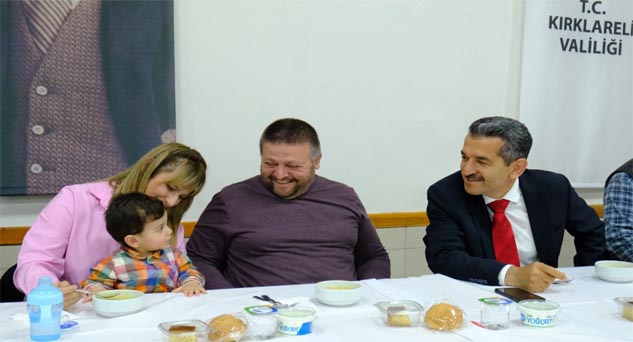 Çocuklar ve koruyucu ailelere özel iftar programı