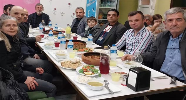 İş insanından basın mensuplarına iftar