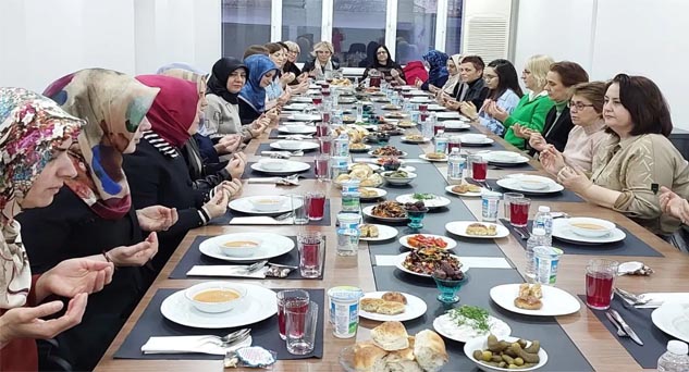 Kadın kurum amirlerine ve amir eşlerine iftar