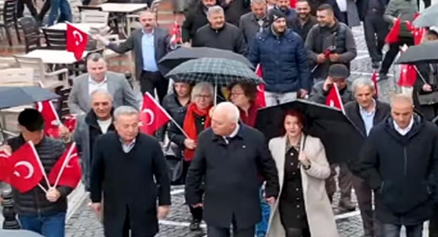 Özkan; “El ele, kol kola, omuz omuza meydanlarda birlik olacağız”
