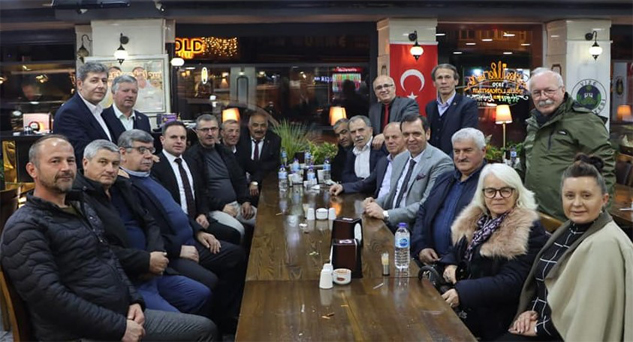Başkan Özalp iftar verdi