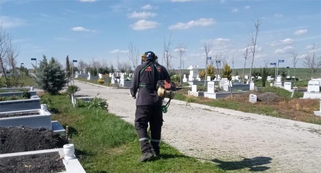 Lüleburgaz'da mezarlıklar bayrama hazırlanıyor