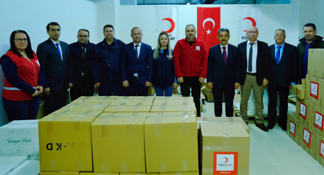 Lüleburgaz’daki Kızılay Deposunu gezdi