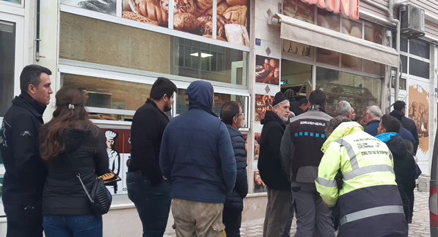 Pınarhisar'da pide kuyrukları uzadı