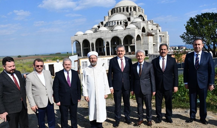 Erbaş, Namık Kemal Üniversitesi Cami inşaatını inceledi