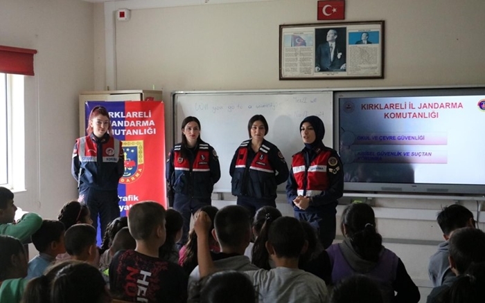 Jandarma’dan öğrencilere eğitim