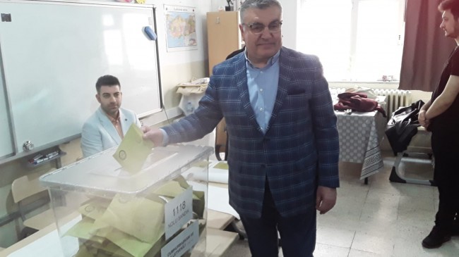 Başkan Kesimoğlu oyunu kullandı