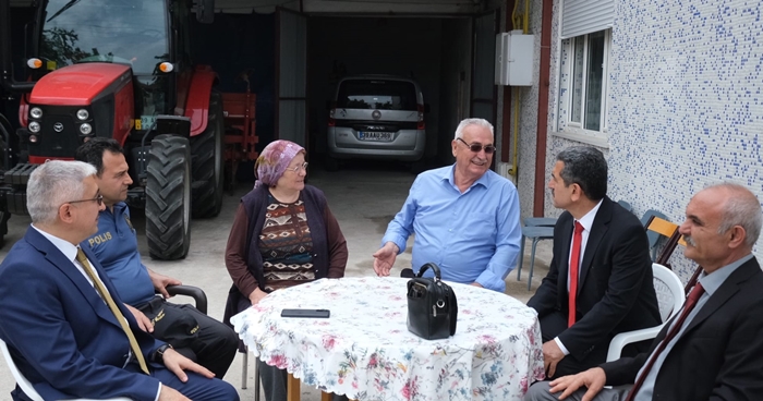 Vali Ekici’den şehit ailesine ziyaret