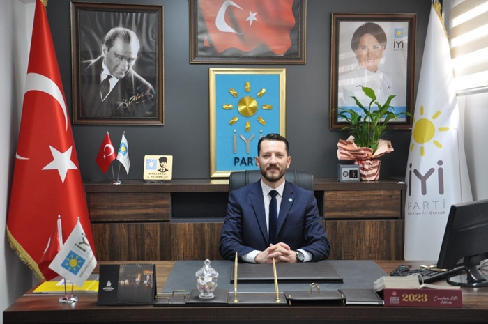 Akman seçmenlere ve dava arkadaşlarına teşekkür etti