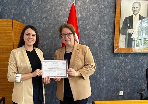 Tayini çıkan personele teşekkür belgesi