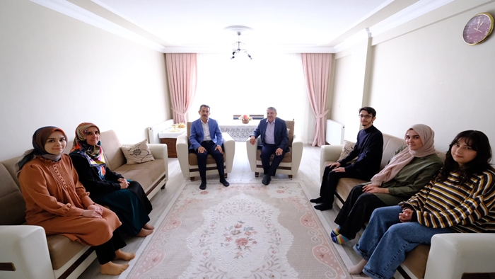 Vali Ekici’den Başkan Sanık’a ziyaret